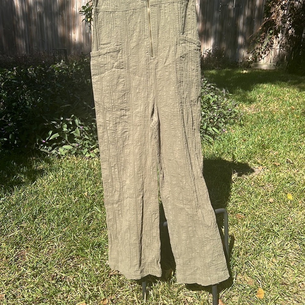 ▶️ The Odells x Anthropologie ◀️ Army Green Textured Utility Jumpsuit Size 6 - Picture 16 of 17